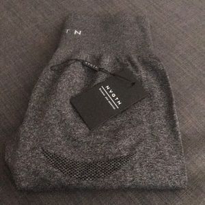 Black speckled NVGTN small NWT only tried on